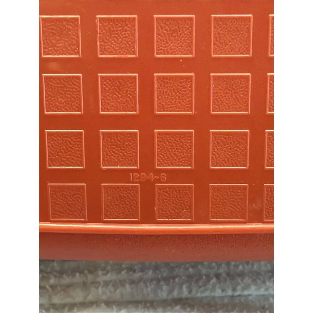 Tupperware Season 'N Serve Meat Keeper Marinade Container w/Lid Paprika 1294-6